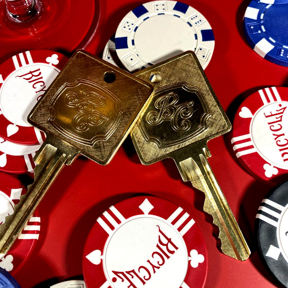 What Happens In Vegas Stays in Vegas Unless You Take the Room Key - Picture 2 of 5